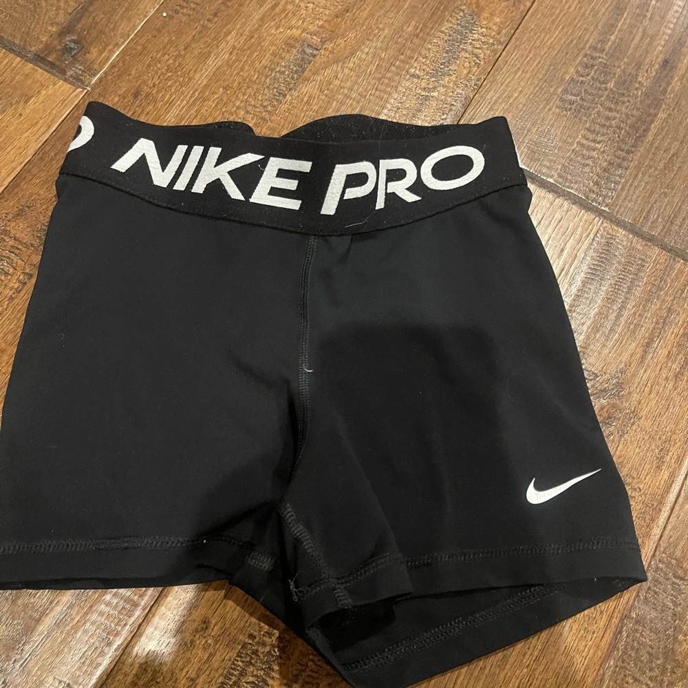 Black nike pros size xs